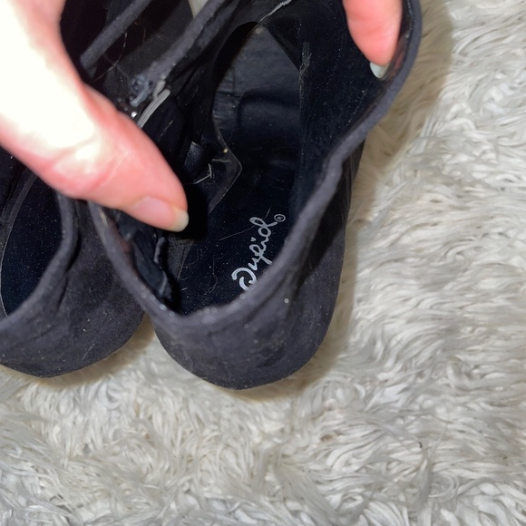 Qupid Black Wedge Bootie Zip up Heel unique Women’s Size 6 - Picture 8 of 9